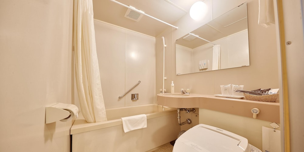 Crown Hotel Okinawa 74/75