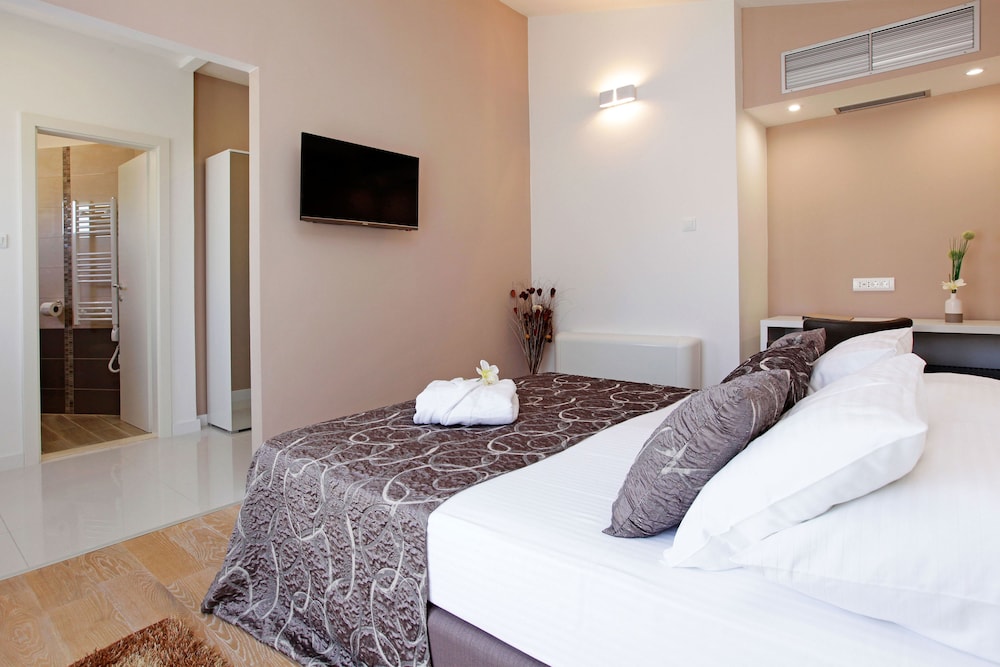 Hotel Villa Telenta 13/73