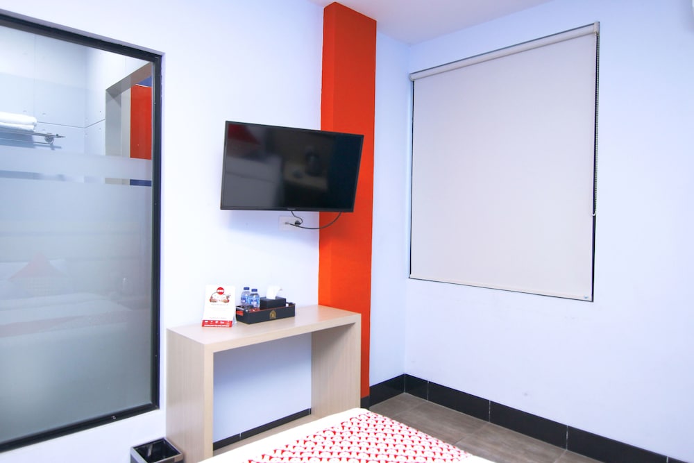 Oyo 592 Budget Hotel By The Harbour 6/28