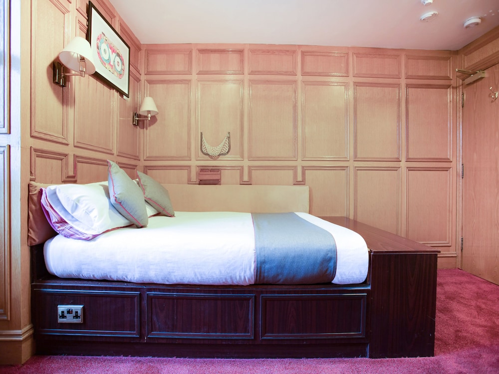Rowers Hotel 15/48