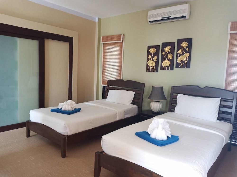 The Florist Resort 32/67