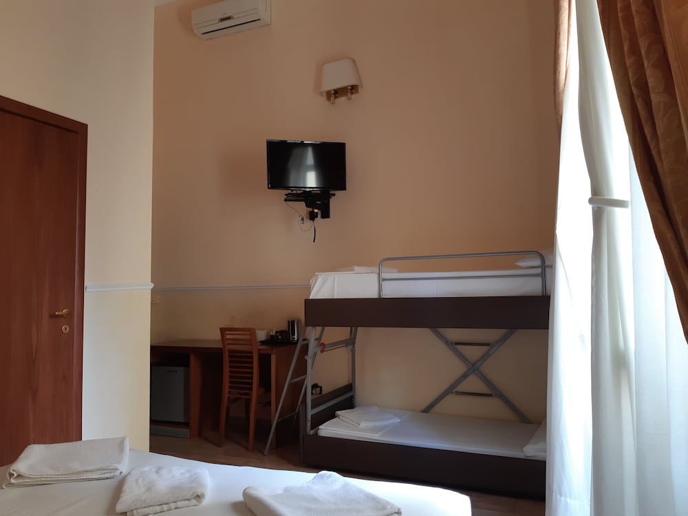 Aristotele Hotel 36/50