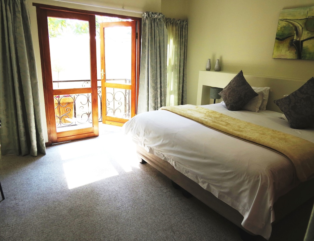 Dunton Guest House 12/50