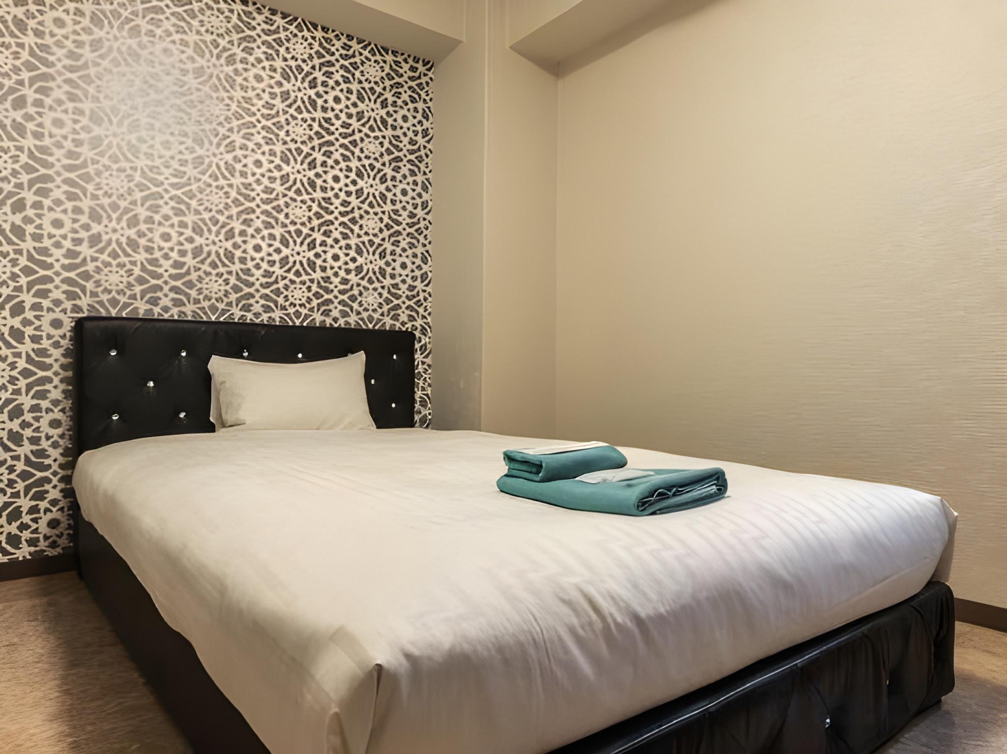 Semi Room, Semi Double Bed