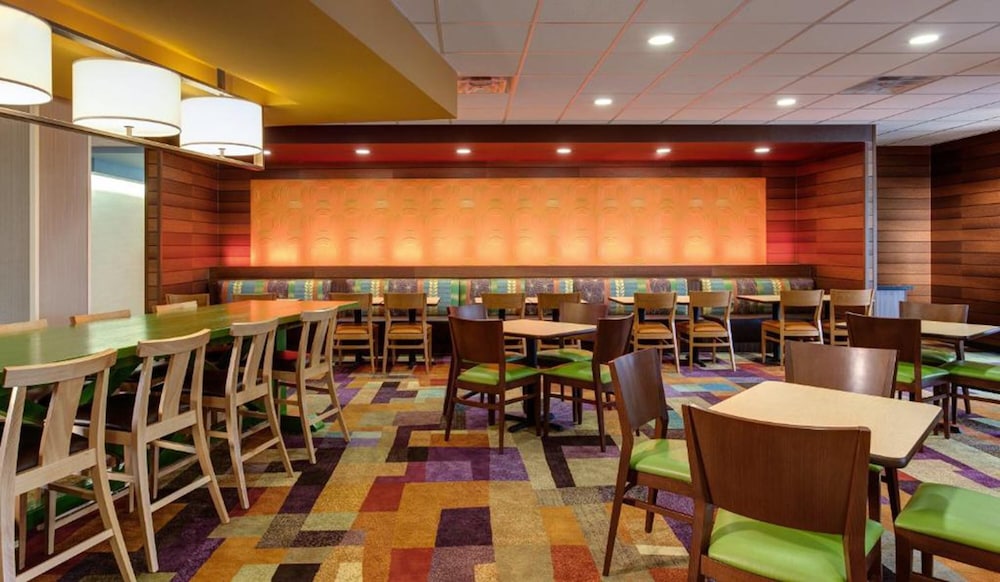 Fairfield by Marriott Inn & Suites San Francisco Airport Oyster Point Area 36/46