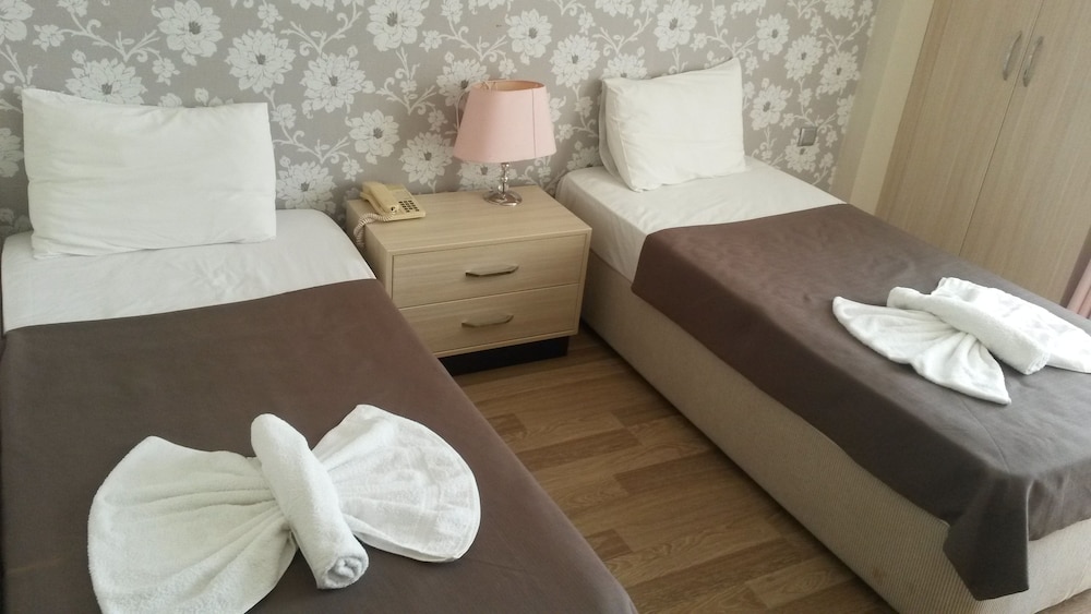 Winecity Hotel 18/30