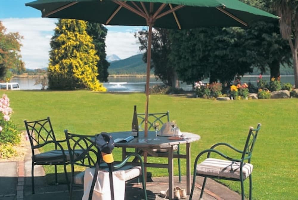 Distinction Te Anau Hotel and Villas 52/68