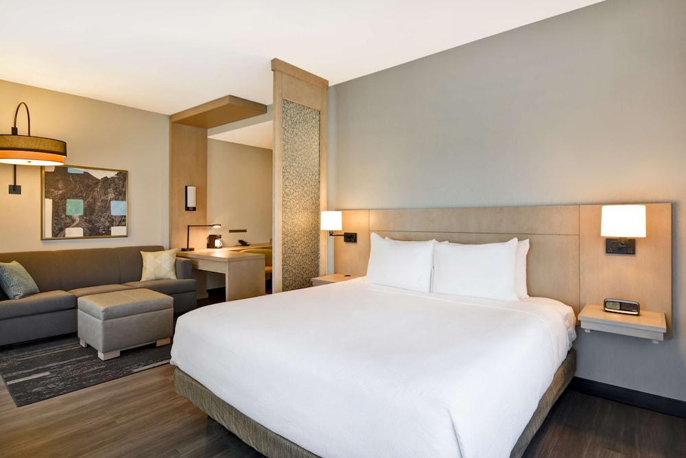 Hyatt Place Fresno 5/28