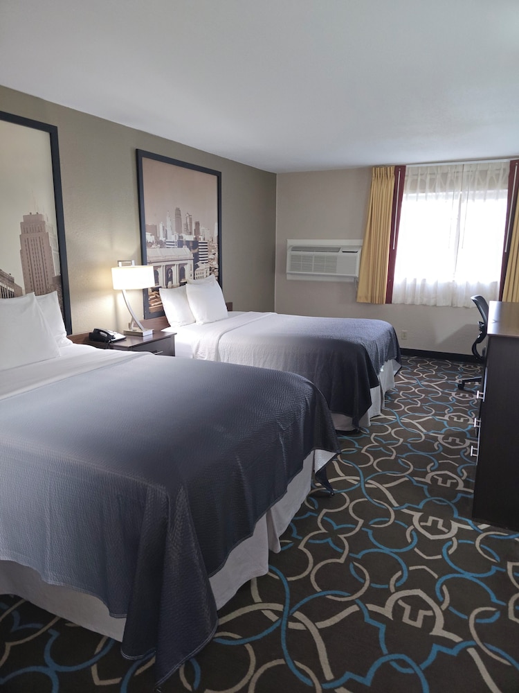 غرفة بسريرين مزدوجين، Super 8 By Wyndham Kansas City 8/10