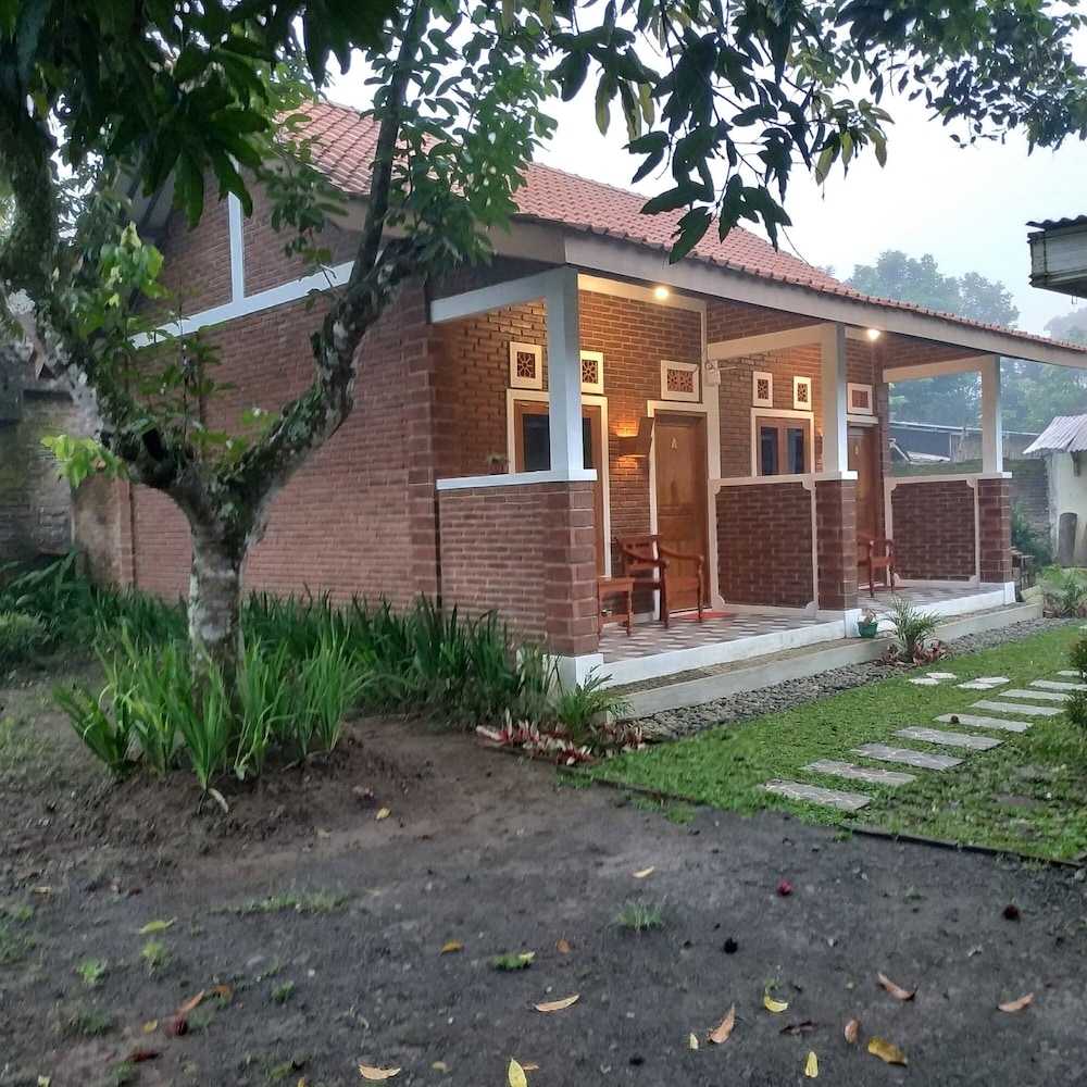 Genthong Homestay 41/44