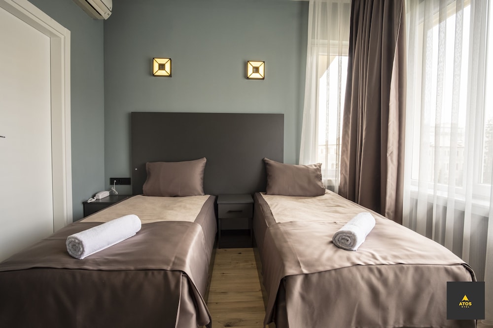 Atos Otel 9/47
