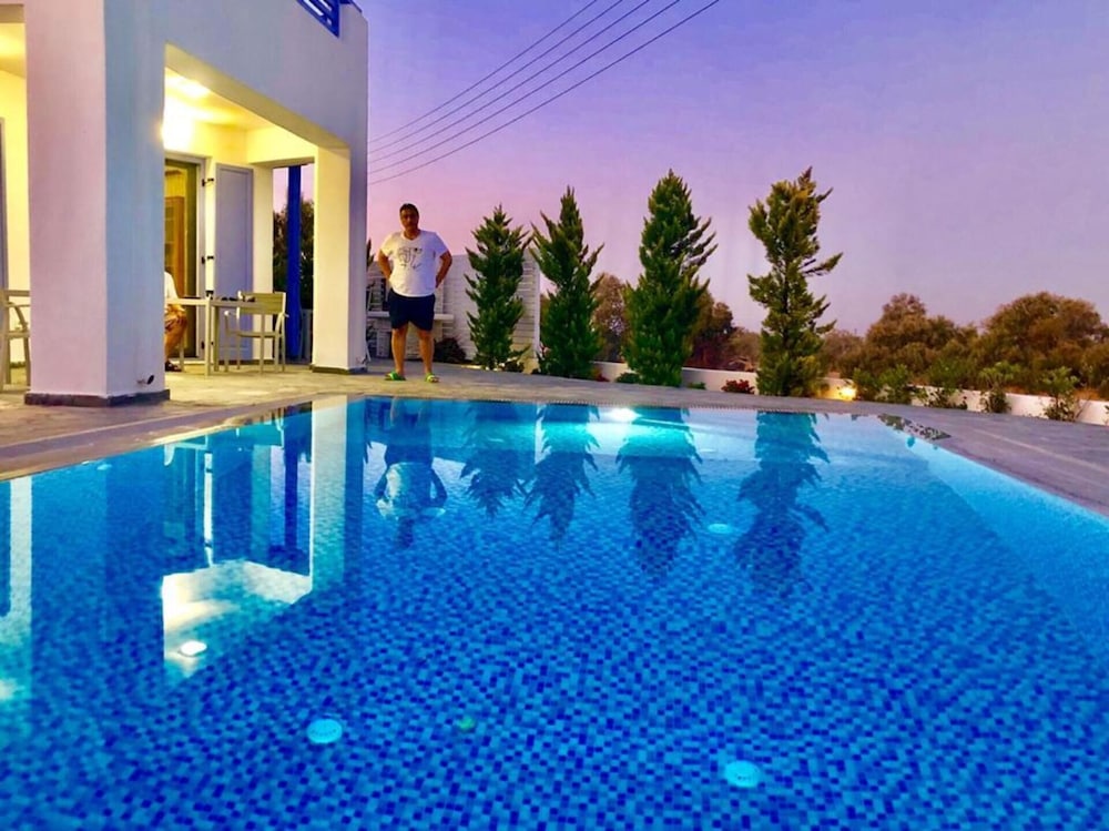 MONOLITHOS HOTEL 5/55