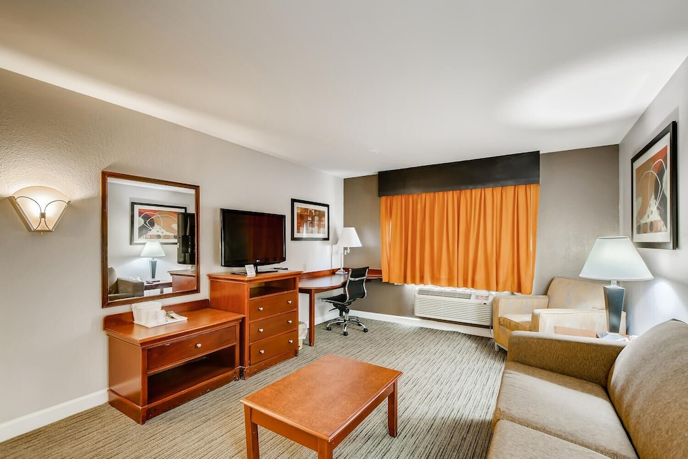 Orangewood Inn Suites Midtown 34/58