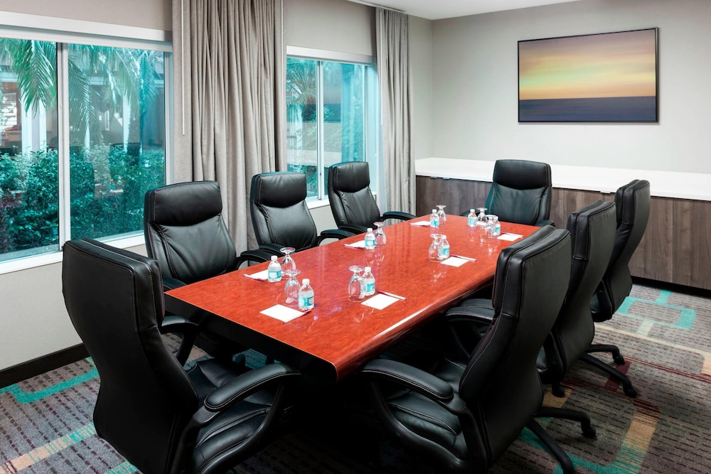 Residence Inn By Marriott Santa Clarita Valencia 44/61