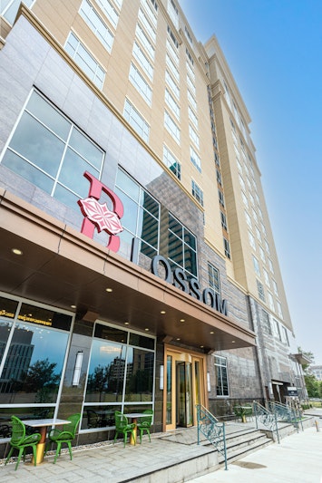Blossom Hotel Houston, Curio Collection by Hilton 2/36