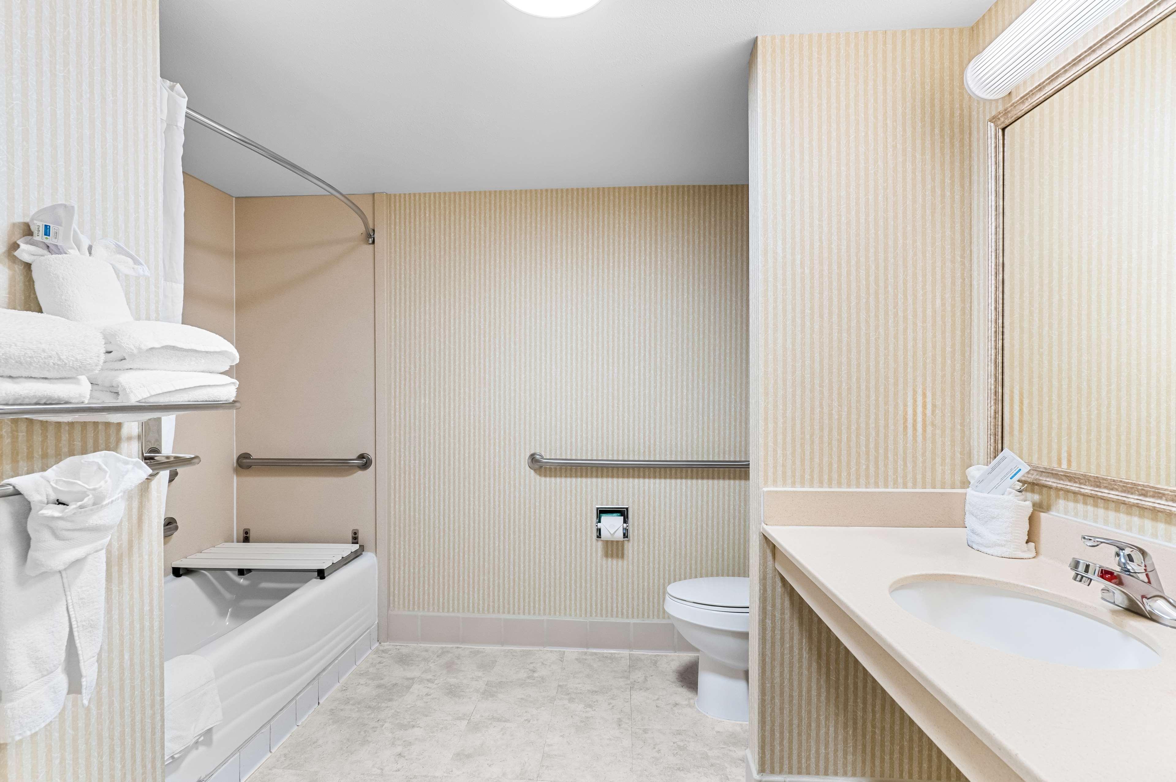 غرفة بسريرين كوين لذوي الإعاقة، Best Western Cheyenne 7/7