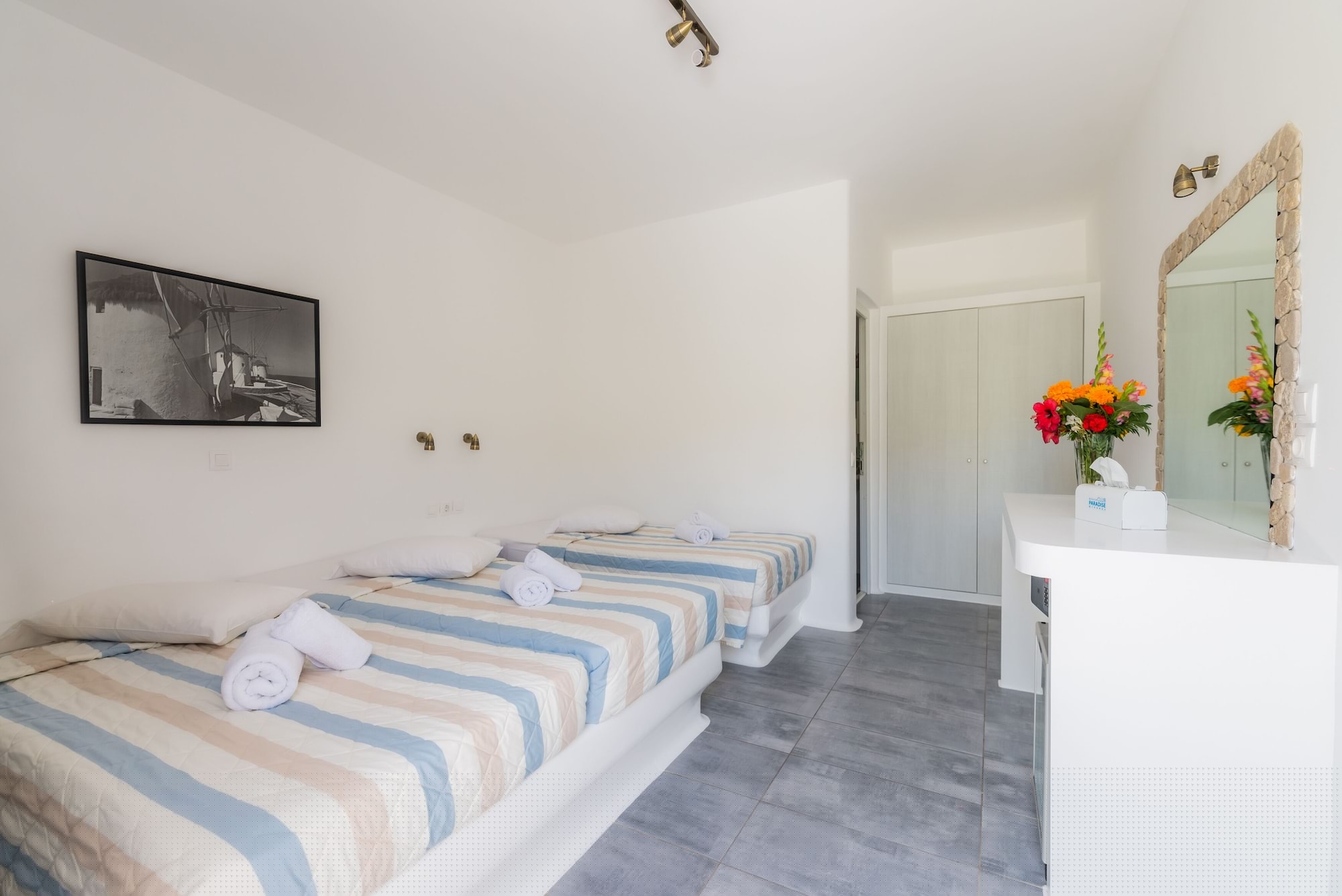 ROOM, TRIPLE