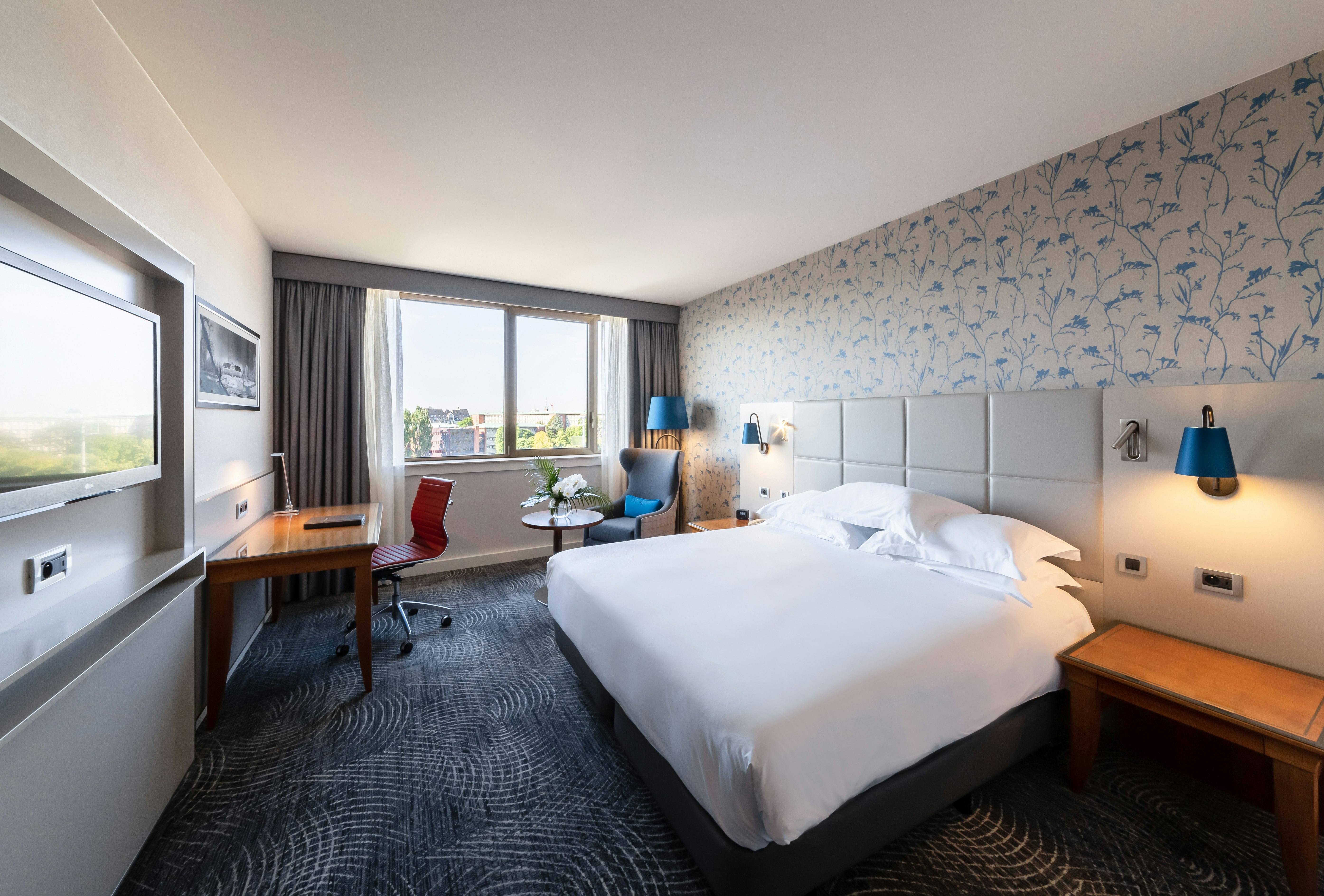 Executive, King Bed