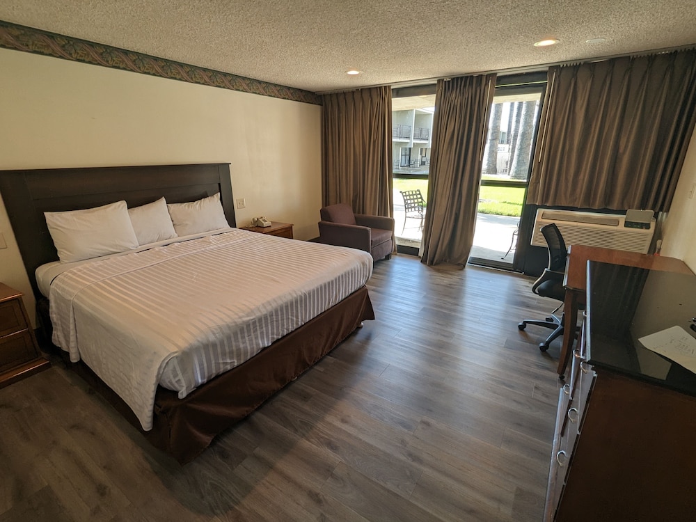 Valley Inn 21/59
