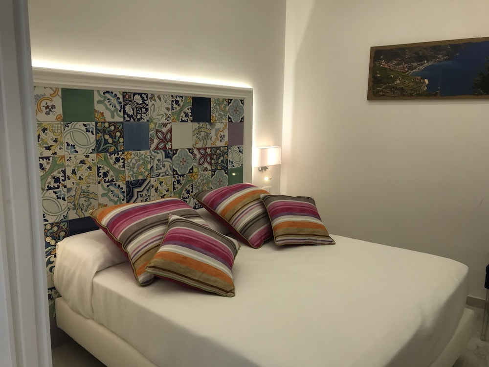Hotel Amalfi 52/79