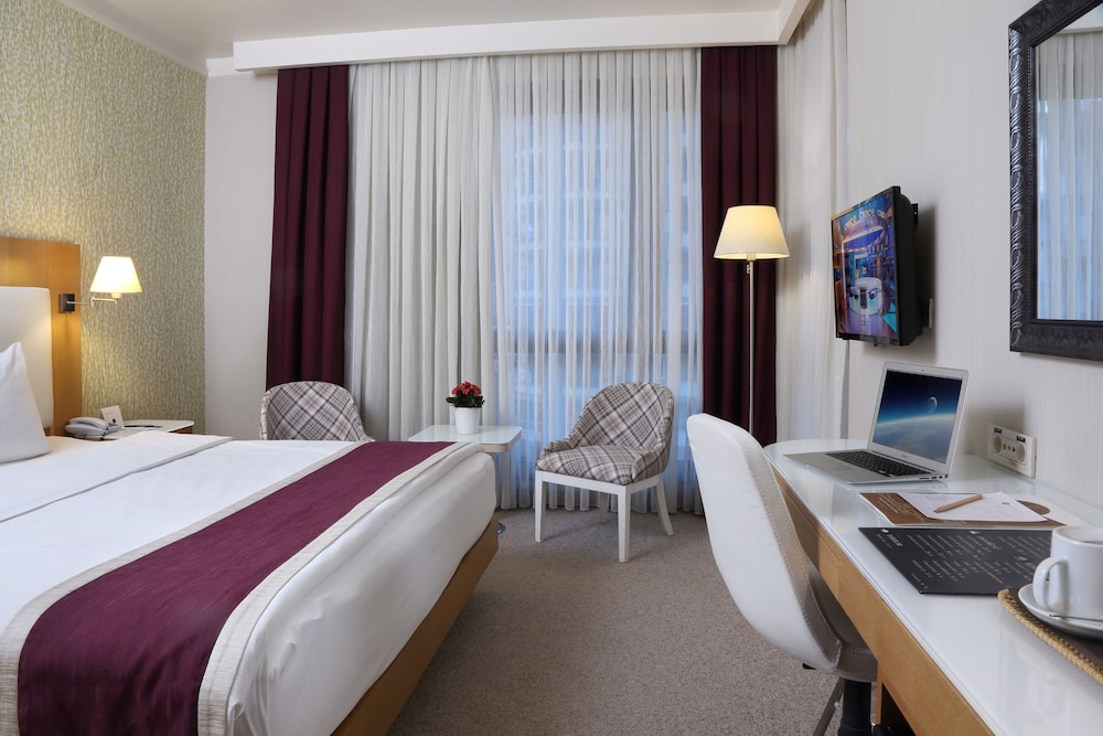 Masel Hotel 8/31