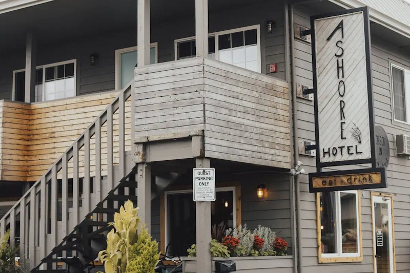 Ashore Hotel 4/50