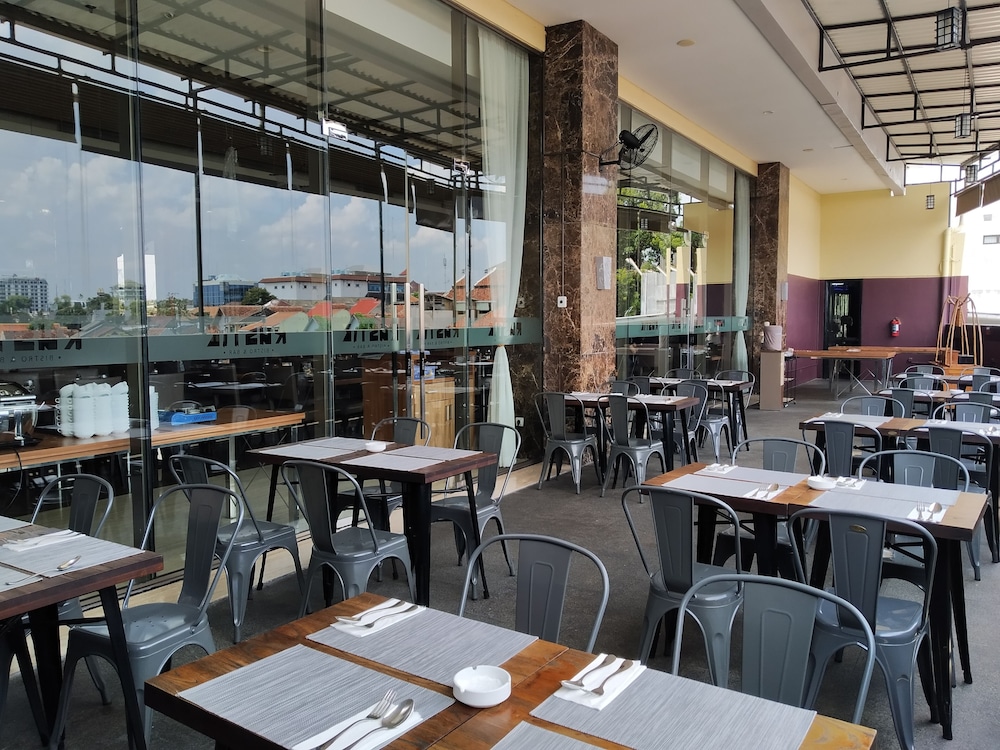 Harper Malioboro Yogyakarta 33/49