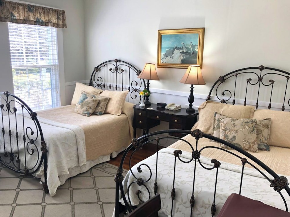 Village, 2 Double Beds