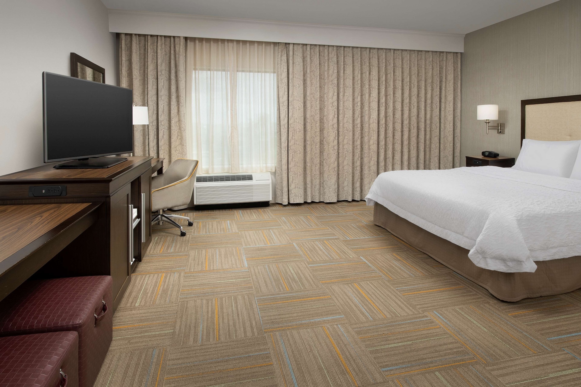 STUDIO, KING BED, ACCESSIBLE