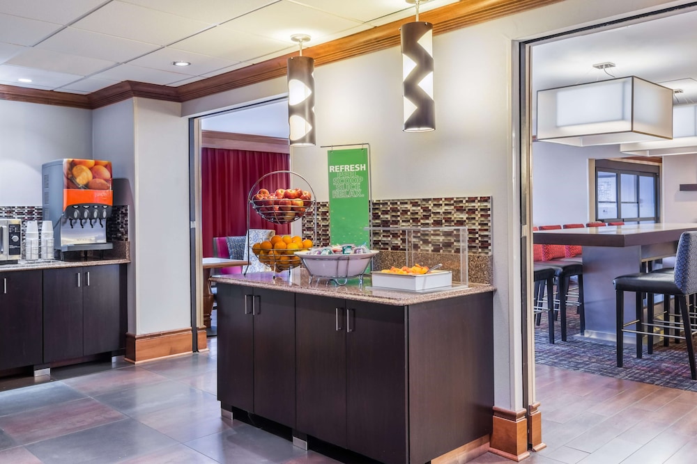 Hampton Inn Buffalo Airport/Galleria Mall 36/49