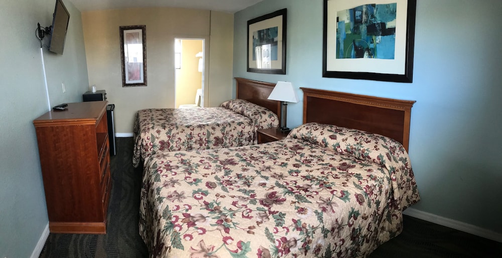 ROOM, 2 DOUBLE BEDS