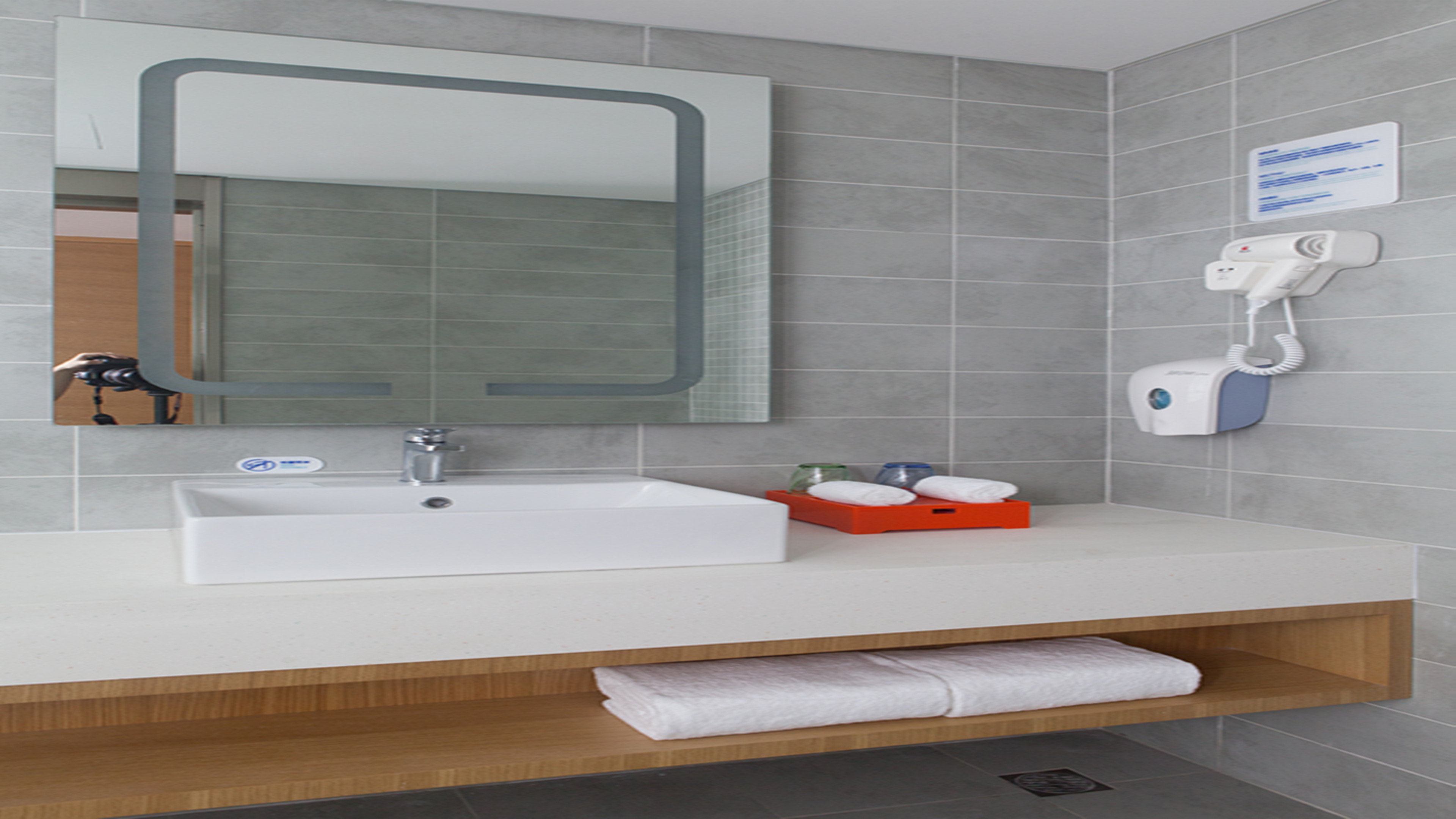 Holiday Inn Express Chengdu Airport Zone 74/75