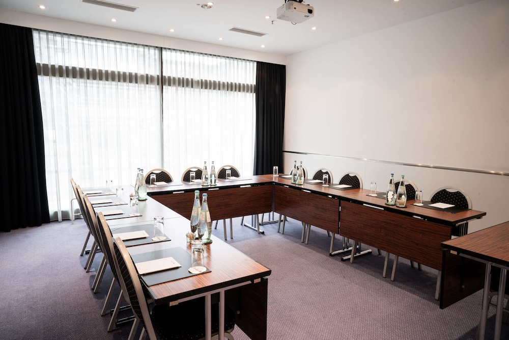 Radisson Blu Conference Hotel, Dusseldorf 63/69