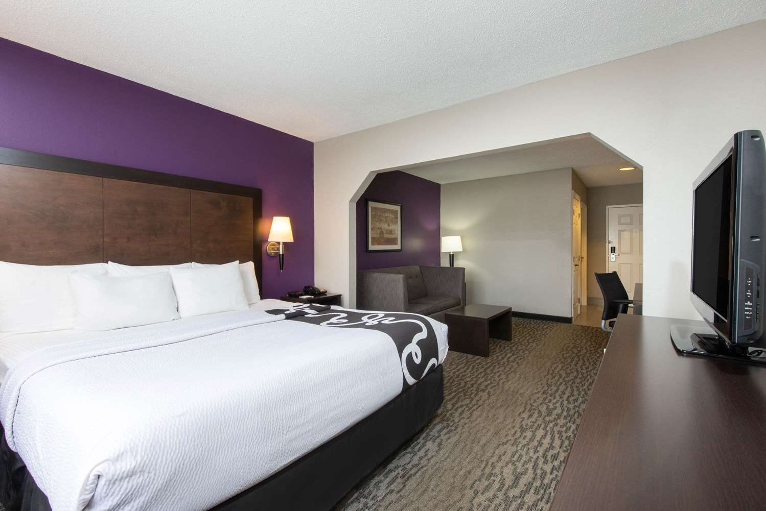 La Quinta Inn & Suites by Wyndham Erie 12/51
