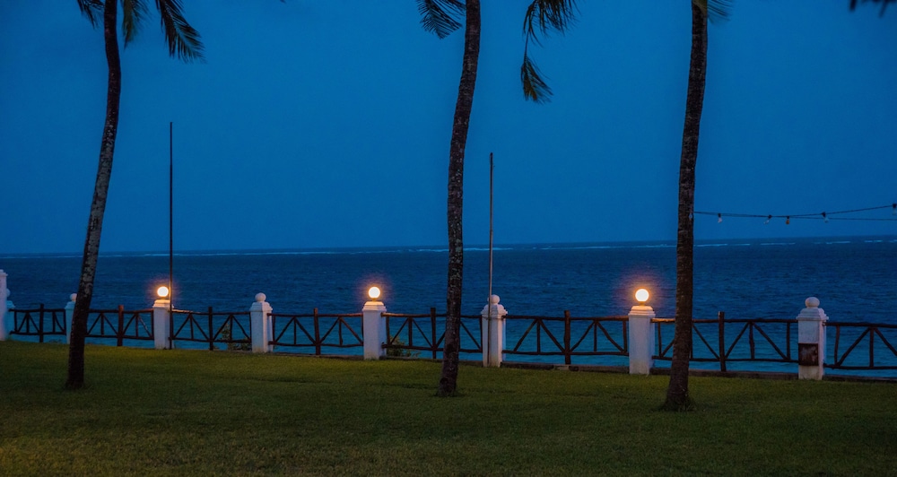 Nyali Beach Holiday Resort 33/48