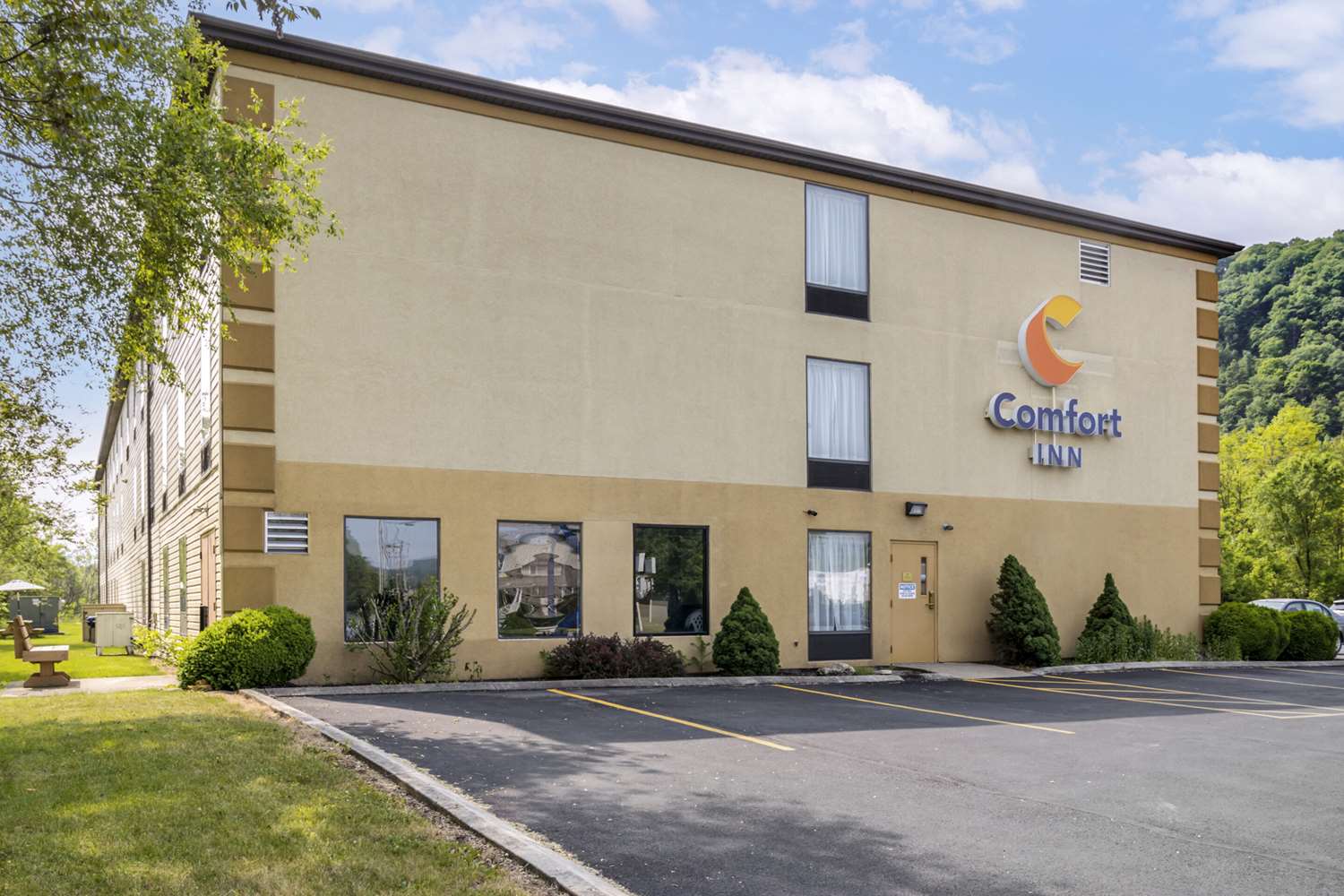Comfort Inn Huntingdon, PA 31/34