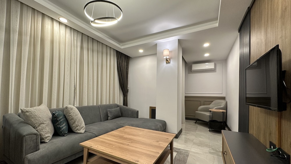 Quality Gold Suite Hotel 24/50