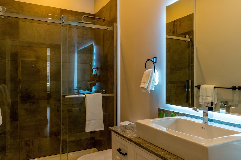 Lake Placid Inn Main Street 65/68
