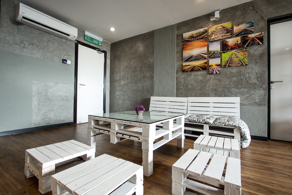 Bloommaze Boutique Hotel 62/69