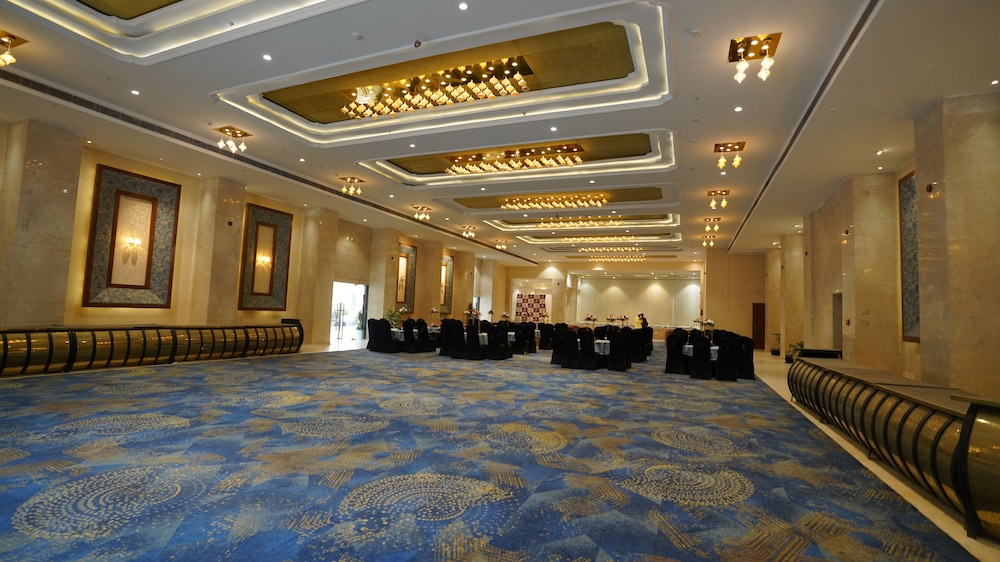 Pride Hotel Bhopal 9/49