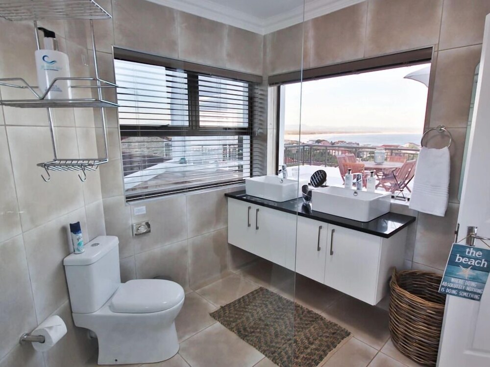 Jeffreys Bay Luxury Apartments 33/41