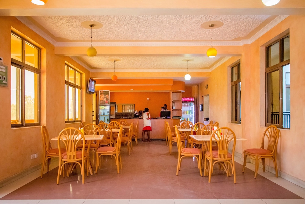 Alma Hotel 24/36