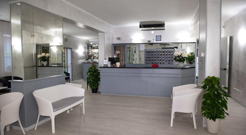 Anny Hotel 9/53