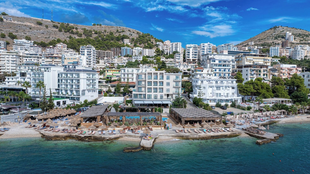 GRAND HOTEL SARANDA 38/50