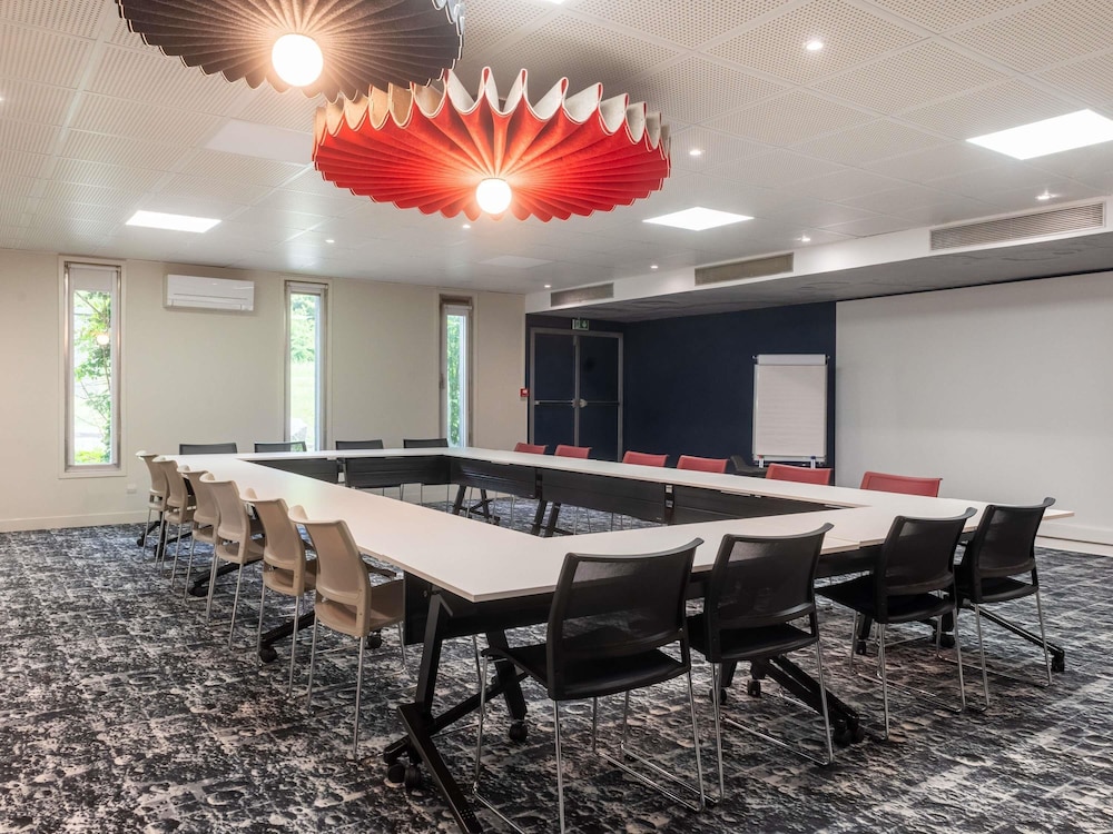 Ibis Lyon Est Bron 59/67