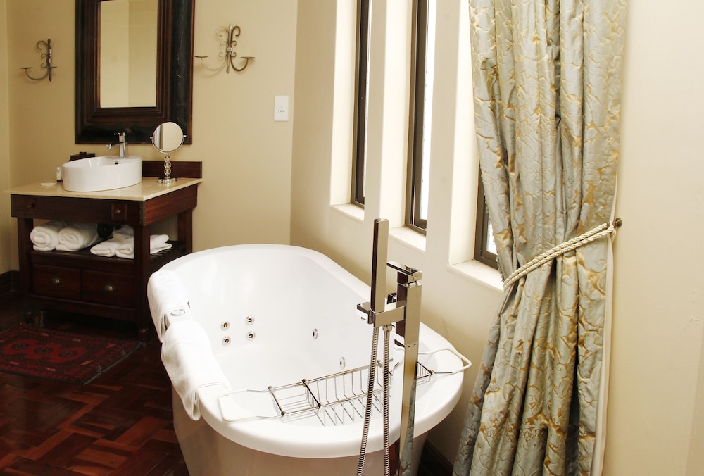 Opikopi Guest House 35/37