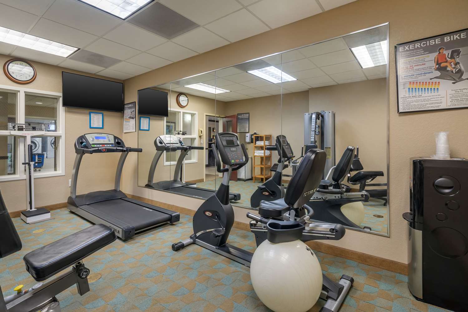 Comfort Inn & Suites Northeast - Gateway 20/32