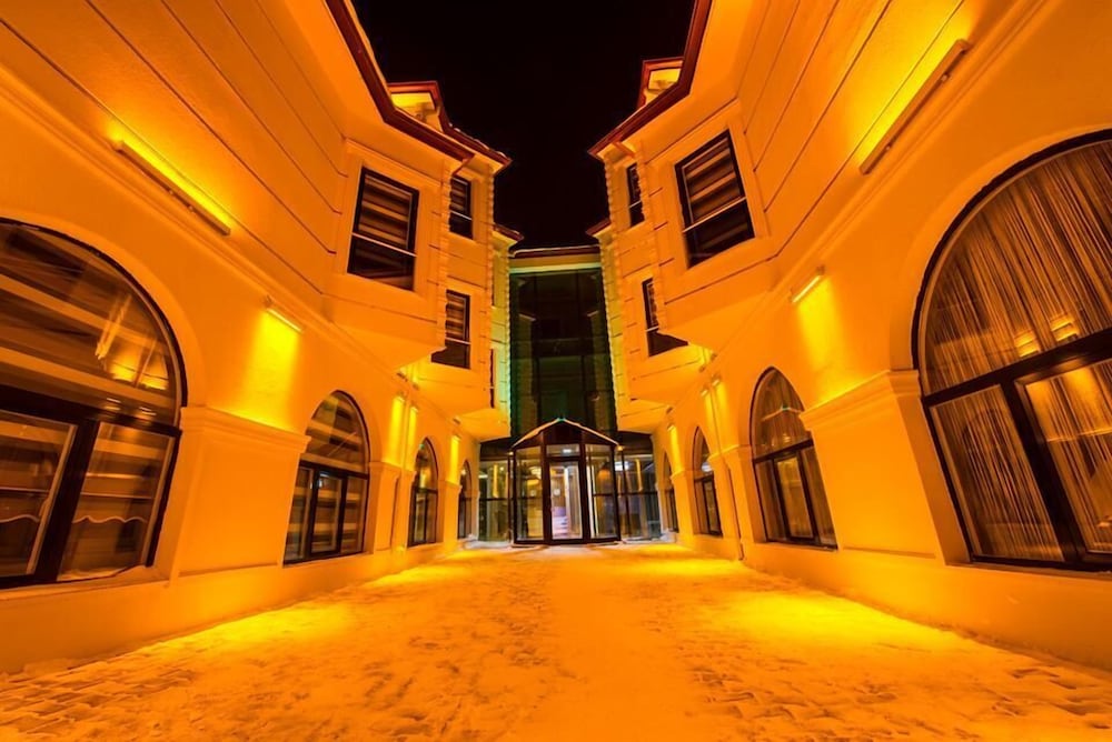 Kars-i Sirin Hotel 18/19