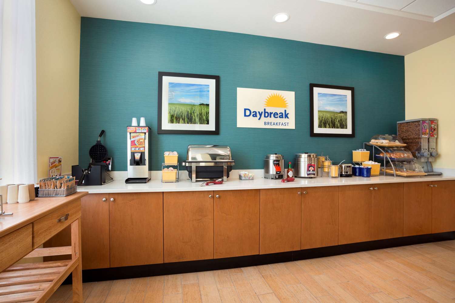 Days Inn & Suites by Wyndham Caldwell 3/29