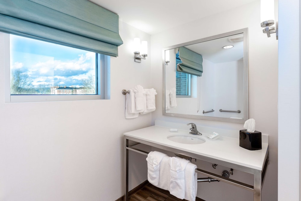 Hilton Garden Inn Asheville Downtown 33/45